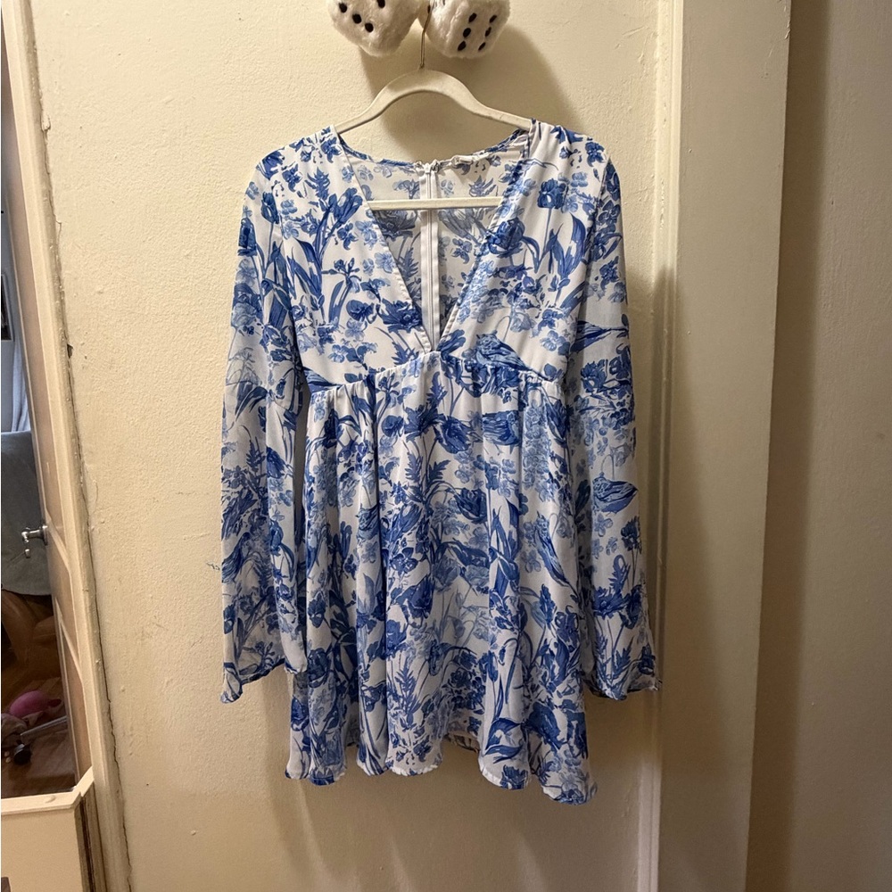 Floral Blue and White Women's Top